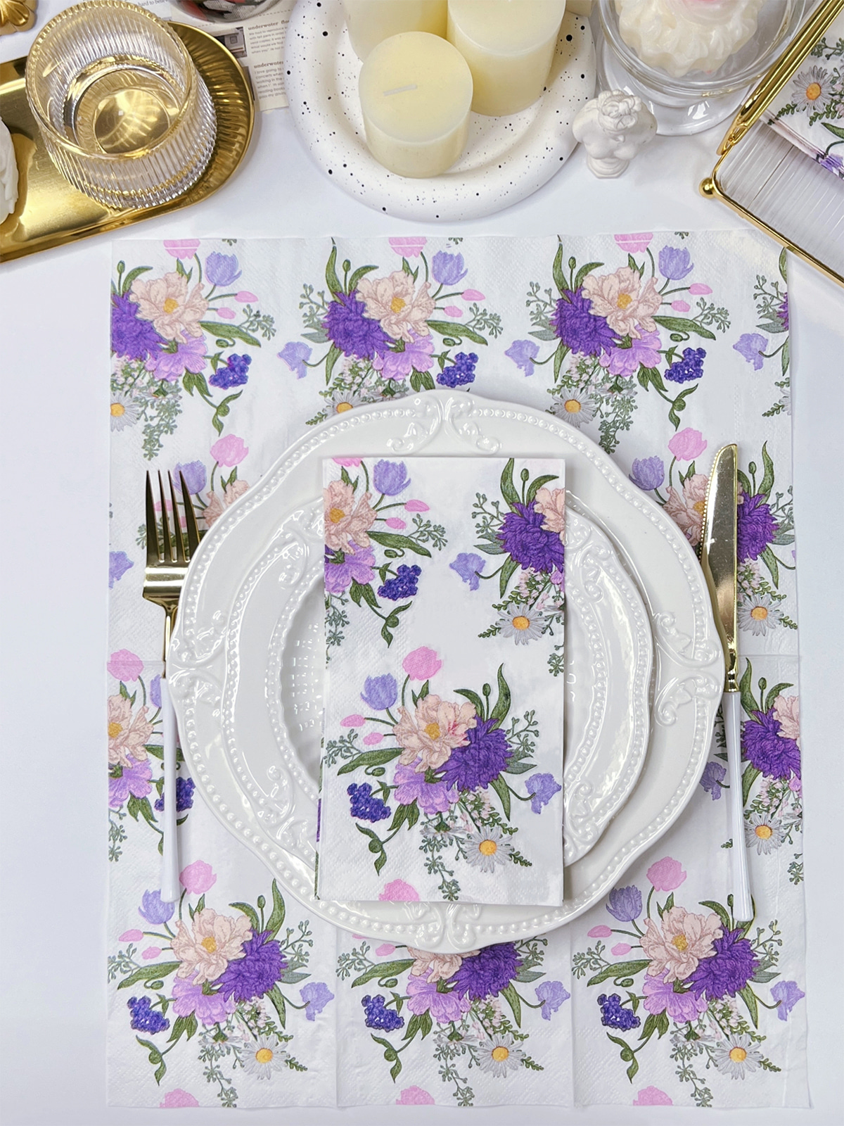 Servilletas decorativas de papel disponibles florales púrpuras de la huésped de la primavera, flores florales de la acuarela para el partido